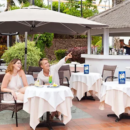 Semiramis מלון 5*