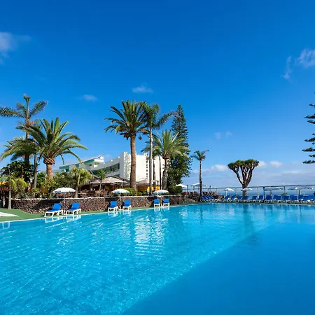 מלון Semiramis 5*