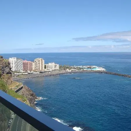 מלון Semiramis 5*